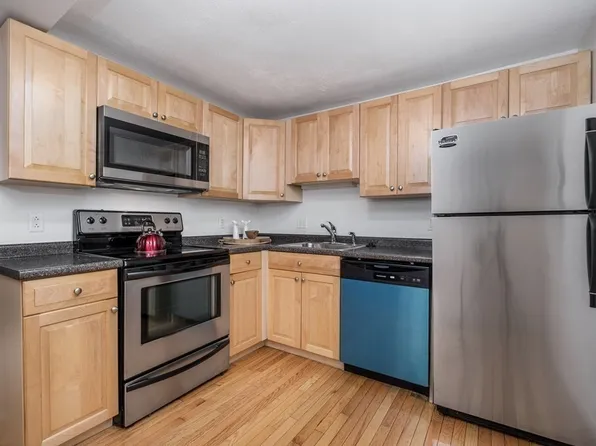 95 Maple St APT 8, Malden, MA 02148