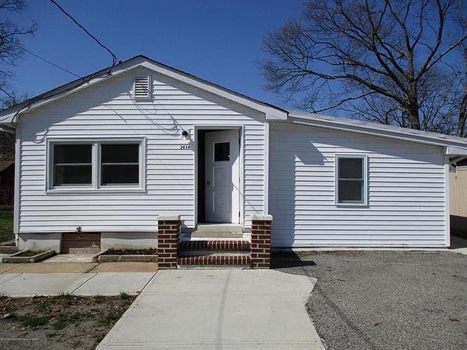 1st image of 2416 1st Ave