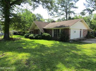 111 Glenstone Cir, Jackson, MS 39212