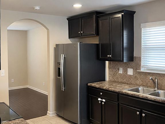 4th image of 115 Blueberry Cv