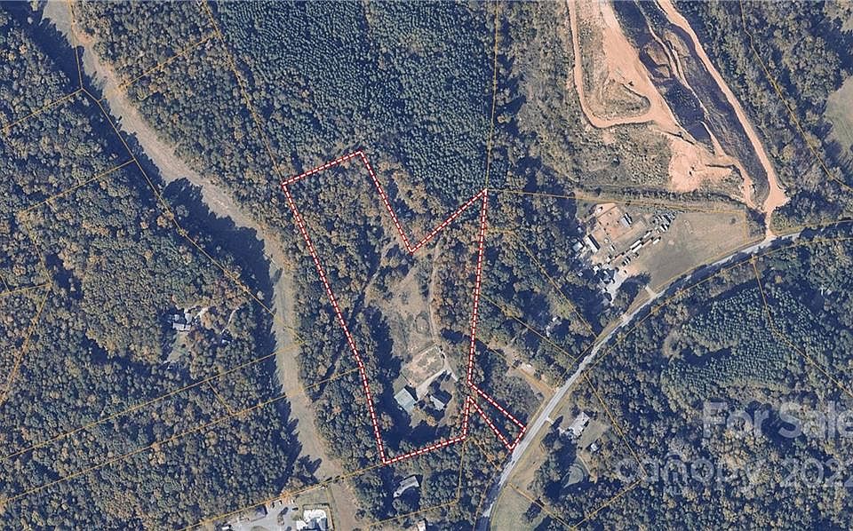 2nd image of 2747 Kelly Rd