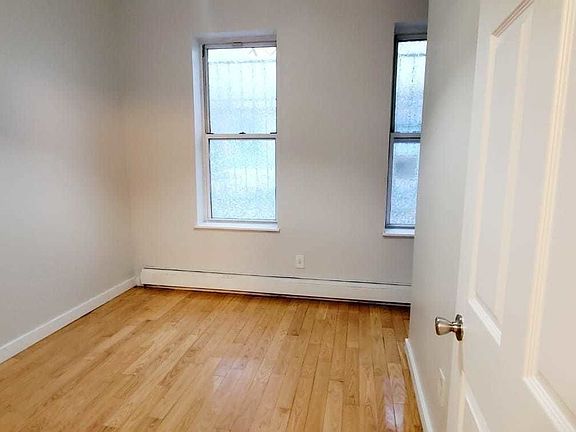 3rd image of 1601 Park Pl #C3
