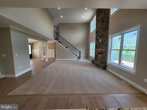 5th image of 406 Willow Oak Dr