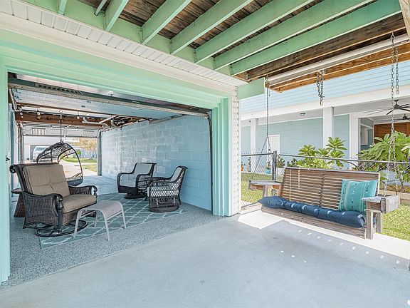 4th image of 1021 Redfish St