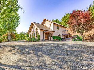 3852 N River Rd, Gold Hill, OR 97525