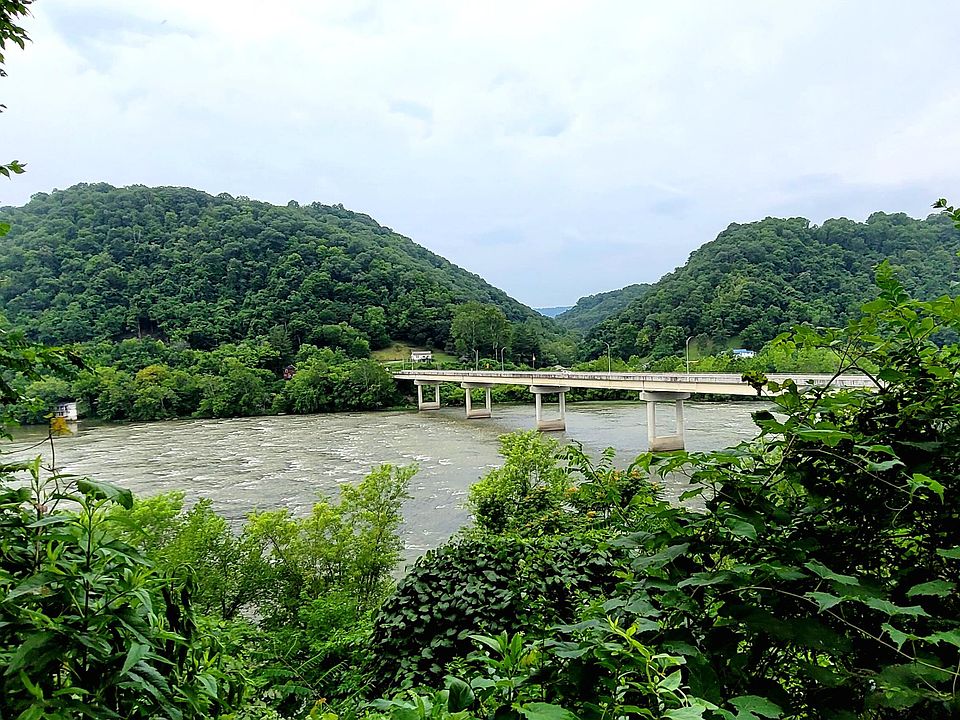 109 Ballengee St, Hinton, WV 25951 Zillow