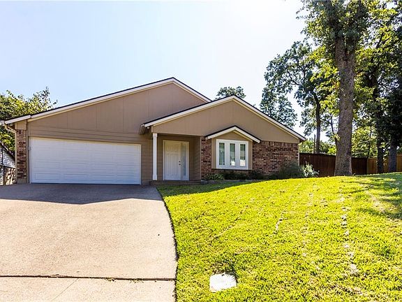 2nd image of 4817 Crestmont Ct