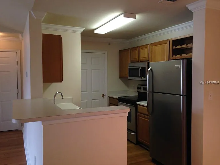 18147 Sterling Gate Cir #18147 — Photo 6