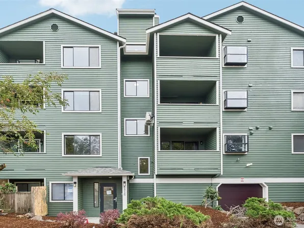 8816 Nesbit Avenue N #203, Seattle, WA 98103