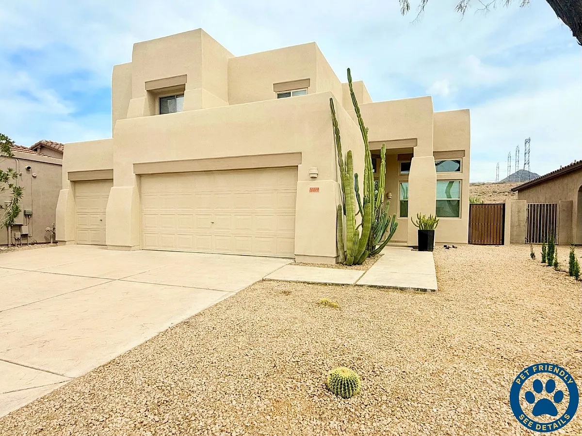 5 bed, 3.0 bath, 2442 sqft, $4,900 — Photo 1