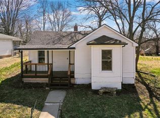 921 Sherman Ave, Leavenworth, KS 66048