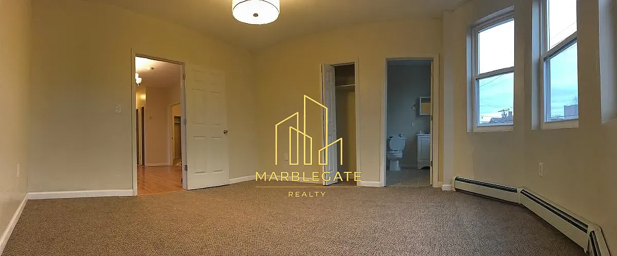 3 bed, 1050 sqft, $2,100 — Photo 2