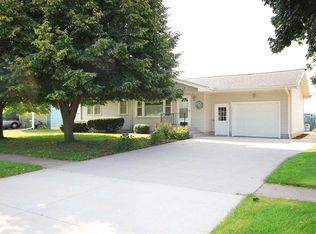 1609 27th Ave S, Clinton, IA 52732