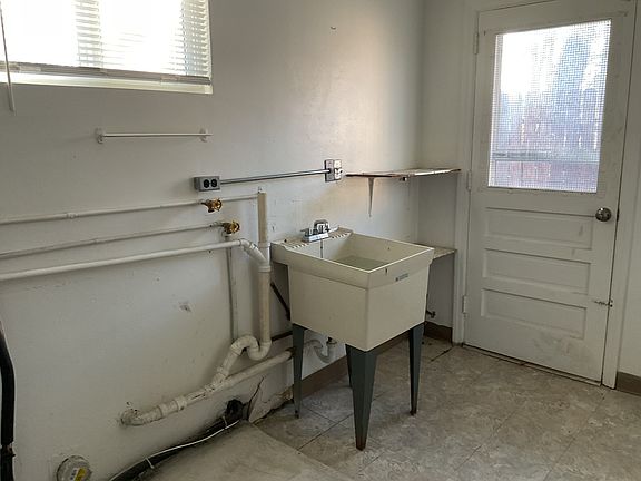 5th image of 7501 Towerview Ln