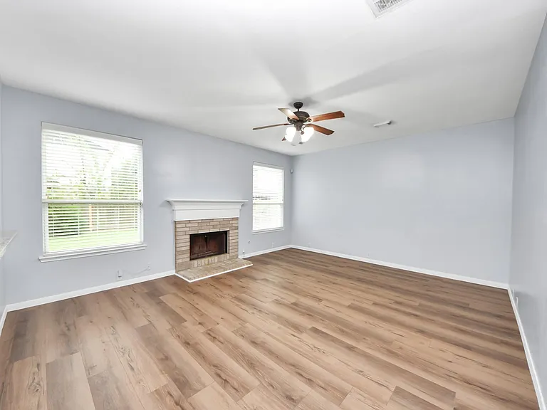 9002 Sundown Dr — Photo 16