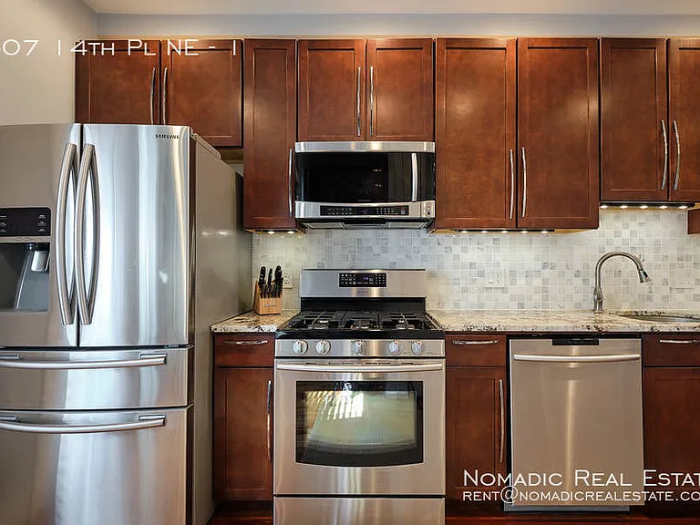 607 14th Pl NE #1 — Photo 2