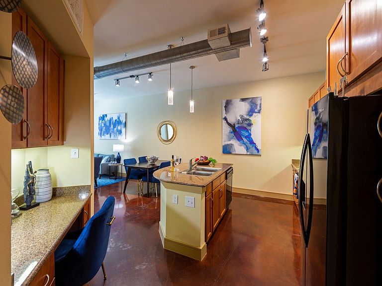 The Augusta Apartment Rentals - Houston, TX | Zillow