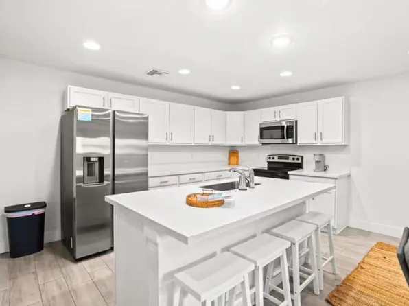 565 Lilac Ct, West Palm Beach, FL 33407