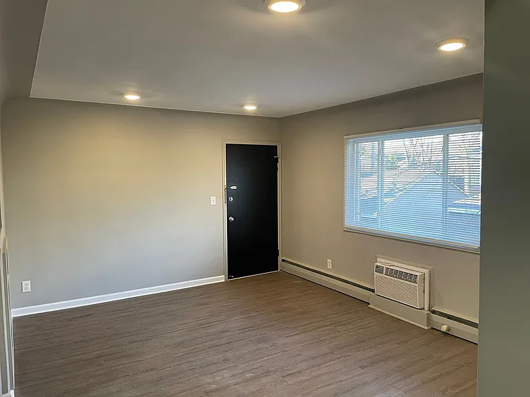 649 Maple Rd — Photo 19
