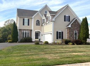 231 Scarborough Ln, Middletown, CT 06457