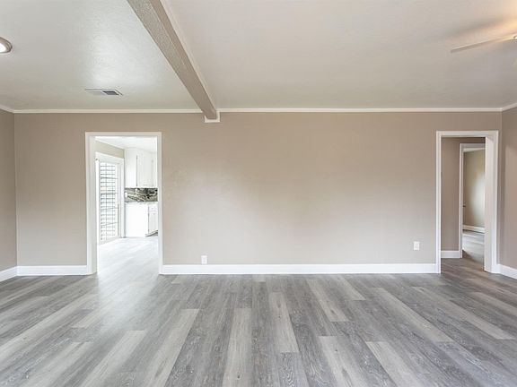 3rd image of 1104 Holly Ave