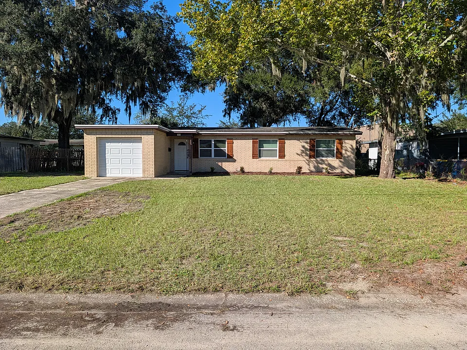 7453 Elvia Dr