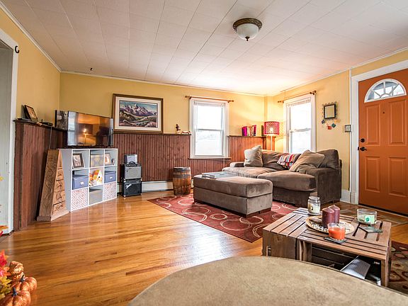 5th image of 441 Cherry St