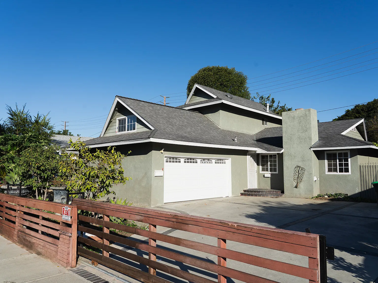 4 bed, 1643 sqft, $5,300 — Photo 1