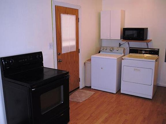 4th image of 3708 S Perry St