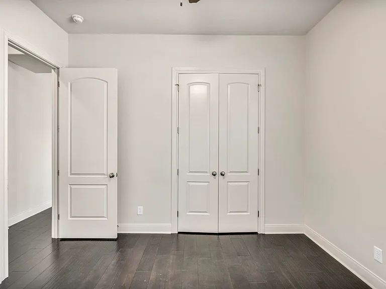 306 Enclave Cir — Photo 21