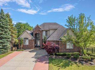 21796 Carrington Dr, Macomb, MI