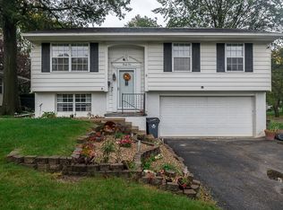 35 W Post Rd NW, Cedar Rapids, IA 52405