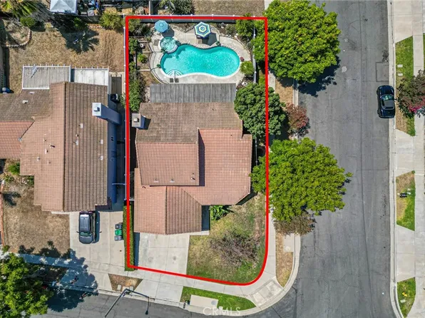 956 Hedges Dr, Corona, CA 92878