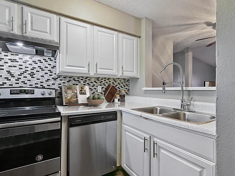Westmoor Apartment Homes — Photo 42