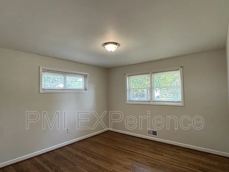6405 Roberts Dr — Photo 9