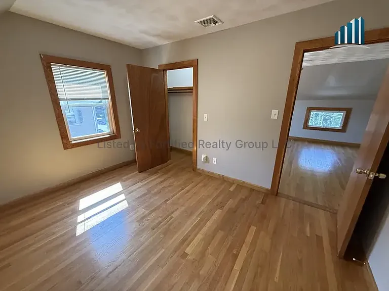132 Hall St #3 — Photo 9