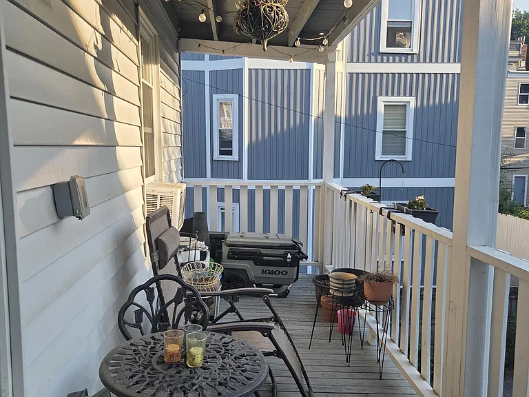 16 Montfern Ave — Photo 8