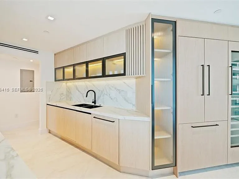 18671 Collins Ave #CU-2103 — Photo 8