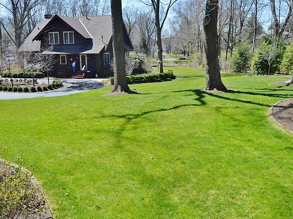 3rd image of 907 Newark Granville Rd