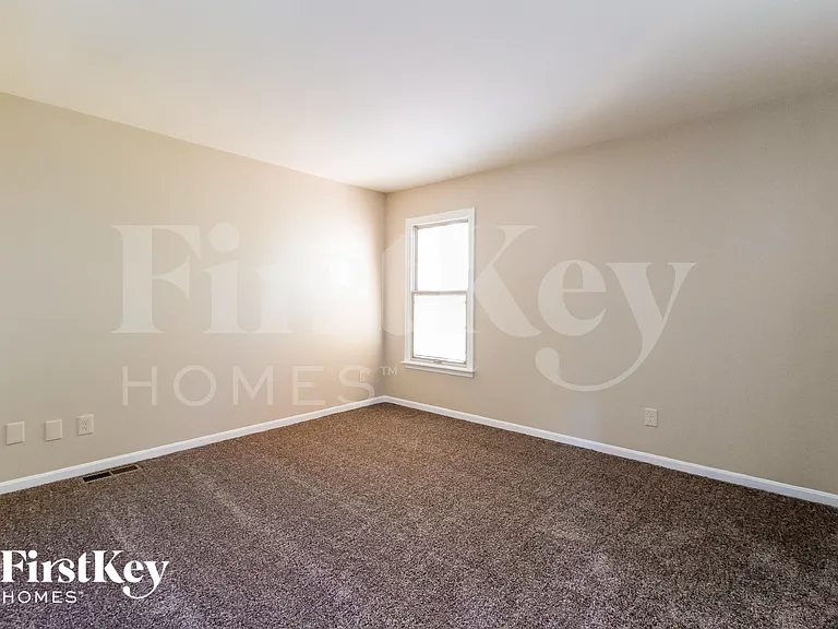 7247 Cinnamon Woods Dr — Photo 13