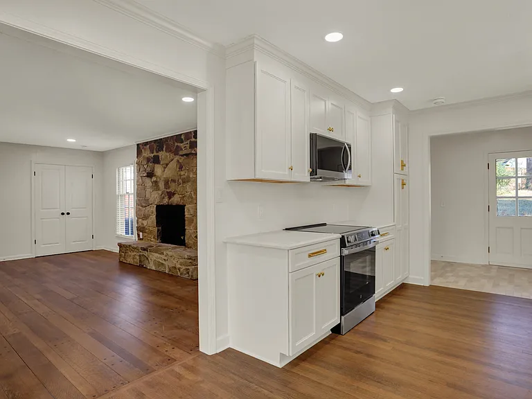 2058 Chatham Cv — Photo 15