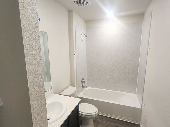 4th image of 1202 Breezy Oak Dr