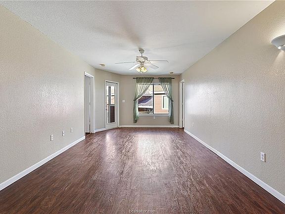 5th image of 515 Southwest Pkwy APT 304