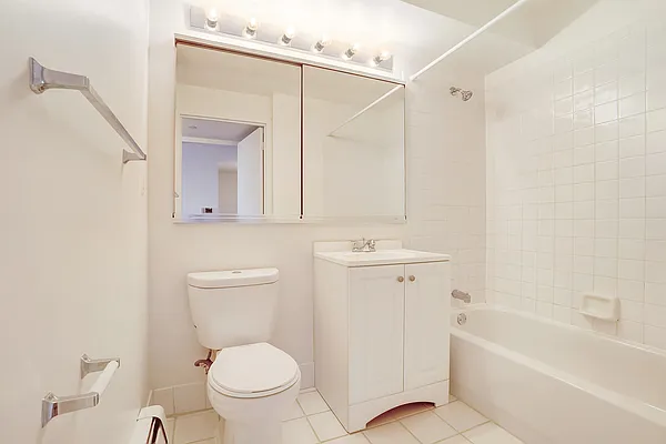 Rented by Bond New York | media 3