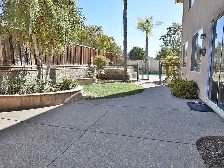 4070 Carracci Ln — Photo 24