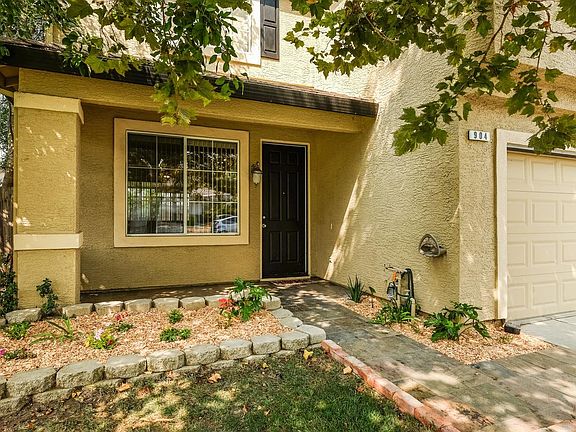 3rd image of 904 Garcia Dr