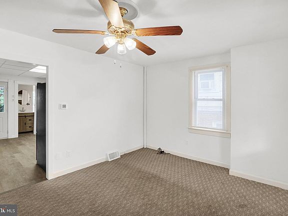 4th image of 5 Monroe St