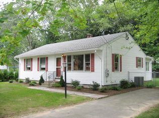 11 Maple Ter, Longmeadow, MA 01106