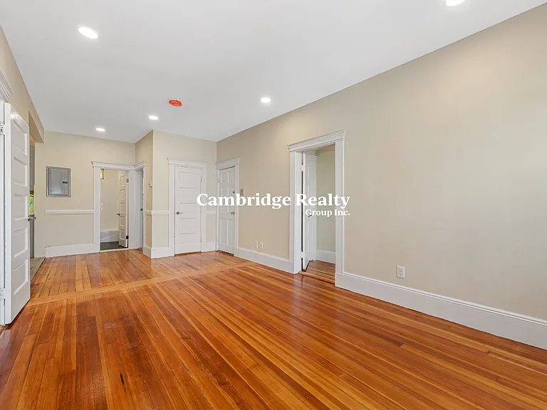 44 Brackett St #3T — Photo 11