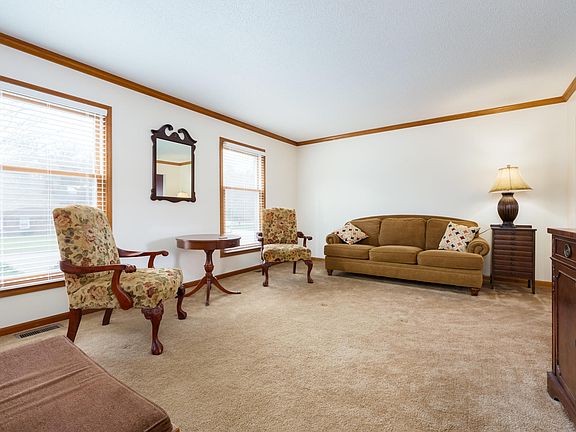 5th image of 1238 Sprucebrook Dr